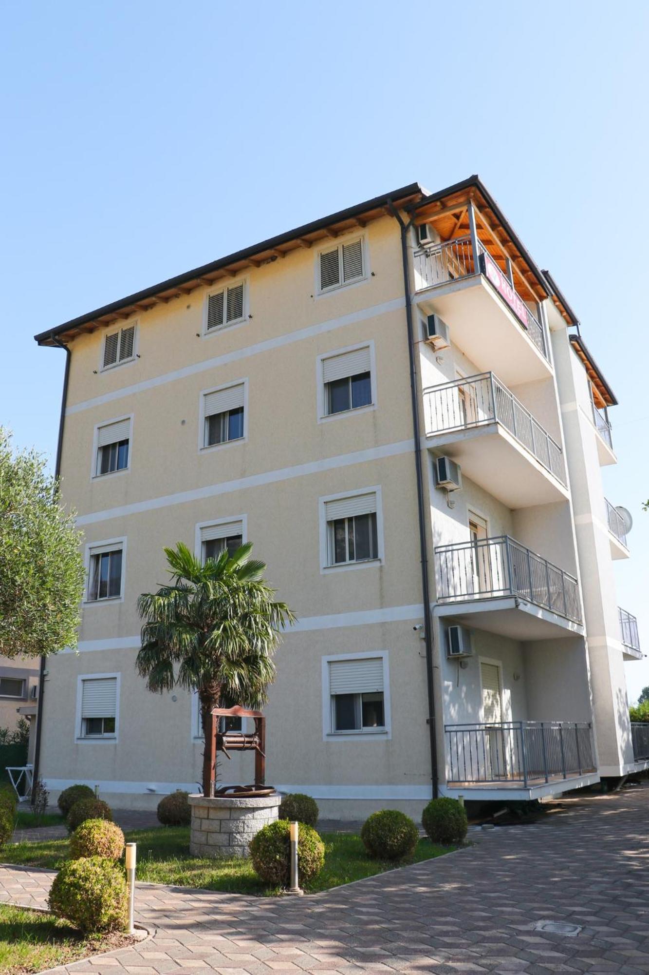 Hotel As Baks-Rrjoll Shkodër エクステリア 写真